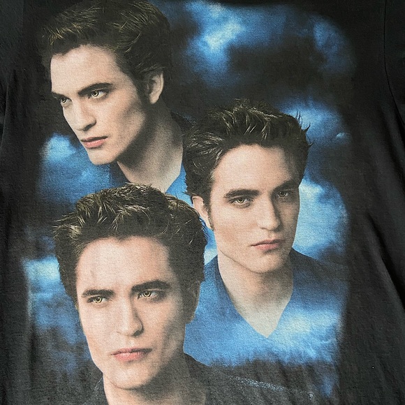 SOLD • twilight saga edward cullen t-shirt - Picture 5 of 9